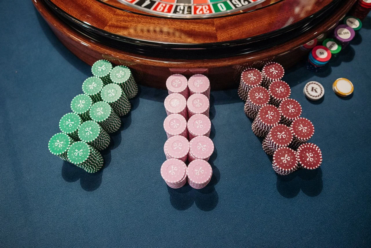 Hệ thống bàn quay Roulette và tỷ lệ cược chuẩn